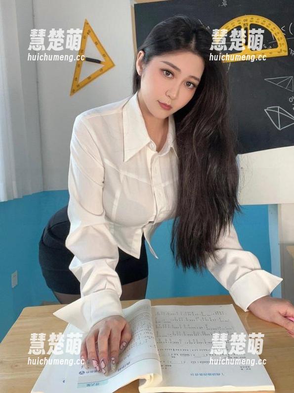 微密圈 - 精选120斤的小王同学的可爱、美好，每一幕都让人想多看两眼！