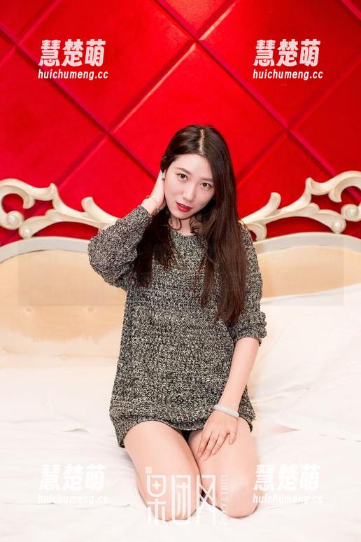 GIRLT果团网 - 教室里的Miss琪：最新照片带你探索她的“课堂规则”！