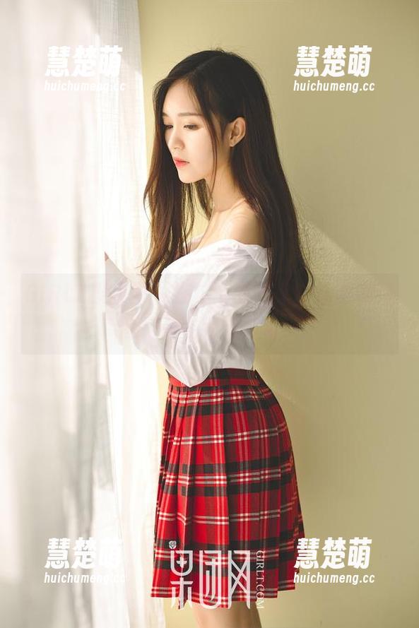 GIRLT果团网-王语纯 GIRLT果团网 - 在这个毛衣季,让王语纯的作品在线带你飞!