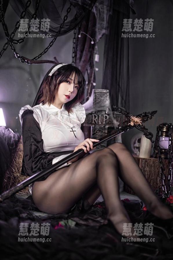 看！堕落修女Leah梓未教你如何用写真撩汉，皆因爱与面包!