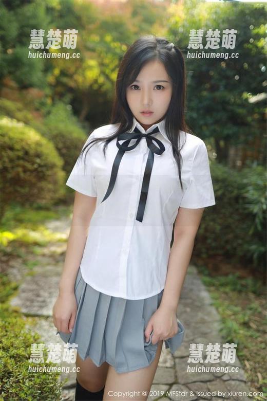 MFStar模范学院-佟蔓baby MFStar模范学院 - 解析佟蔓baby的时尚宇宙:丝袜的在线资源是个什么鬼?
