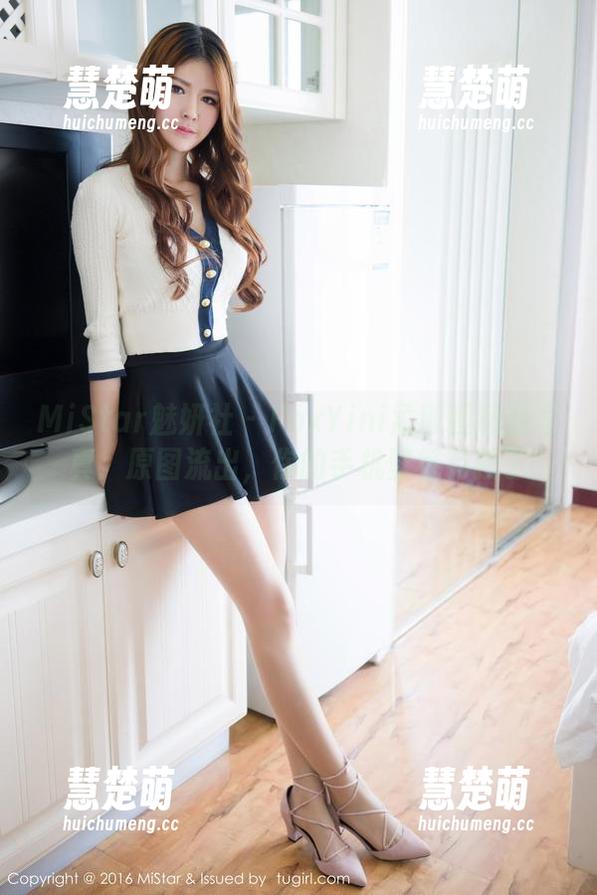 MiStar魅妍社 - FoxYini孟狐狸制服写真：原图流出，你的手机壁纸有救了