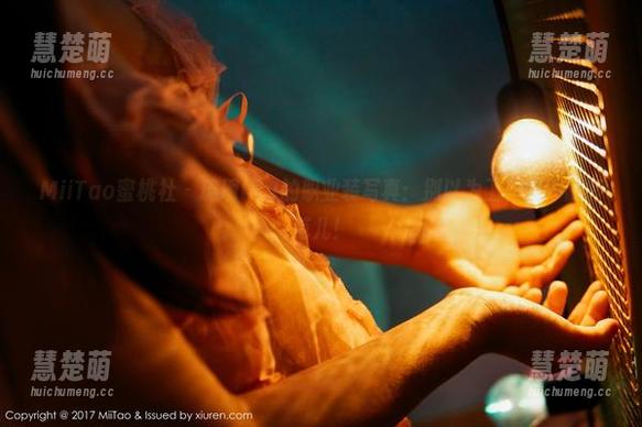 MiiTao蜜桃社-琉璃lily MiiTao蜜桃社 - 琉璃lily的职业装写真:别以为工作就不能有范儿!