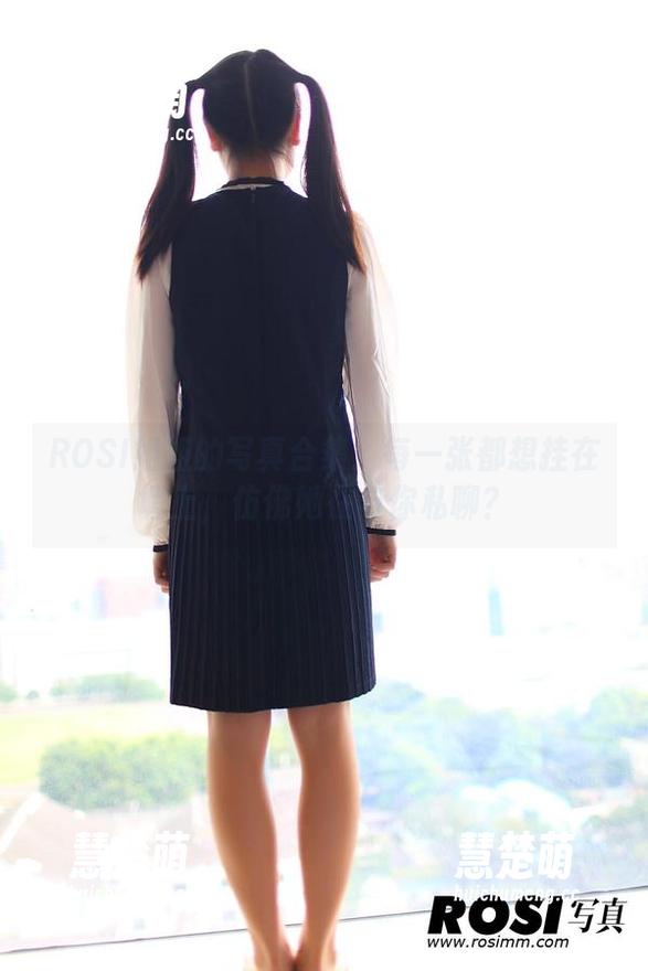 ROSI姐姐的写真合集：每一张都想挂在墙上，仿佛她在与你私聊？