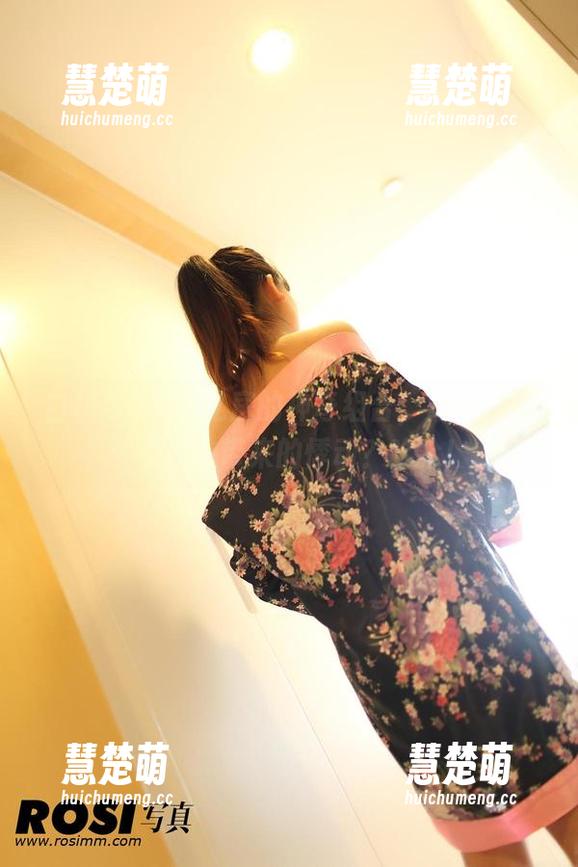 ROSI写真 白裙与ROSI私房的神奇组合,难道这是梦中情人带来的悸动?哈哈!