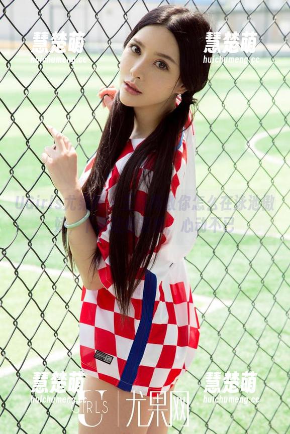 UGirls尤果网 - 王语纯教你怎么在泳池傲娇，下载这些诱惑，心动不已