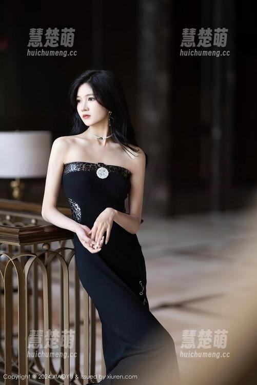 XIAOYU语画界 - 一起在线看“小海臀Rena”的毛衣，原图中流露出的那些独特气息。