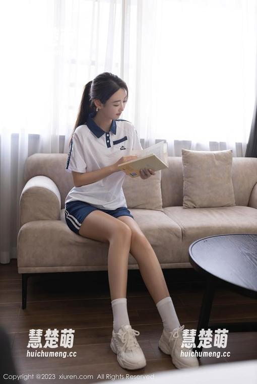 Xiuren秀人网-HeyuZhang Xiuren秀人网 - 在比基尼的海洋里畅游,HeyuZhang图集下载,突然想喝椰子水!