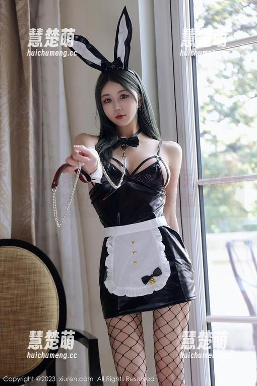 Xiuren秀人网-e宝小野猫 Xiuren秀人网 - e宝小野猫的天台私房戏:定制图集,别说你没看过!