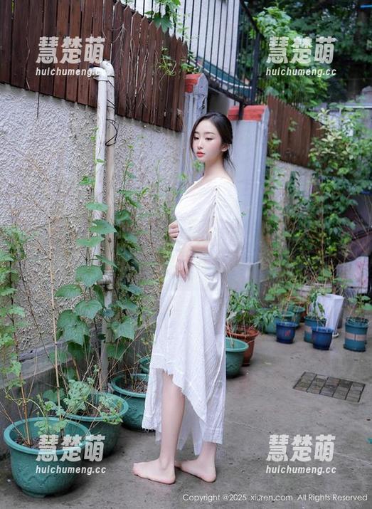 Xiuren秀人网 - 你以为透明就简单？小夕Kitty的定制作品教你如何玩转细节。