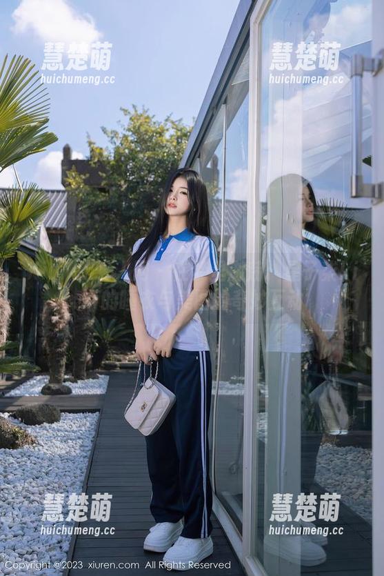 Xiuren秀人网-星子柒kiki Xiuren秀人网 - 在梦里游荡:星子柒kiki的睡衣与美图的奇妙互动