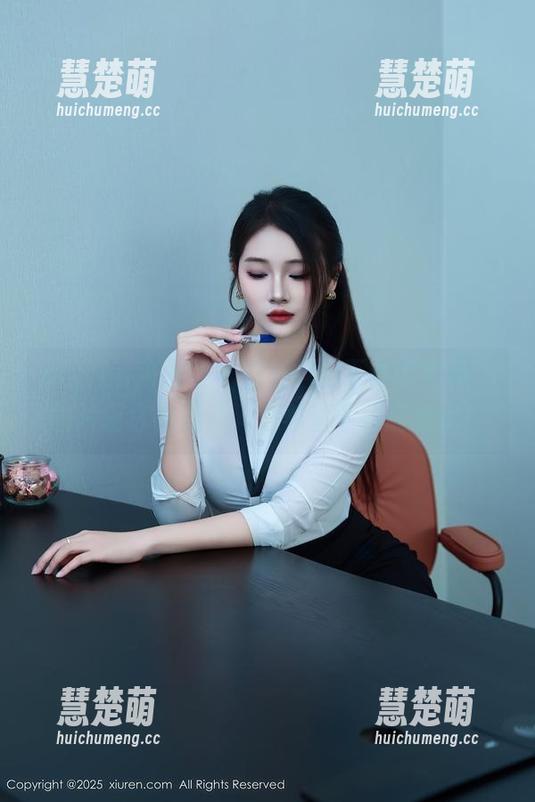 Xiuren秀人网-谭睿琪 Xiuren秀人网 - 白裙风格下的谭睿琪,图片堪称绝美,真心希望下载能快点!