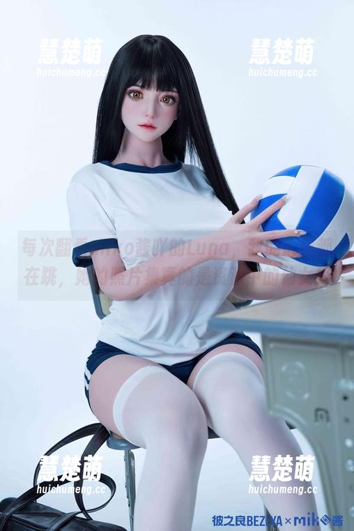 miko酱吖 每次翻看miko酱吖的Luna,我的心脏都在跳,她的照片集真的是资源中的仙女!