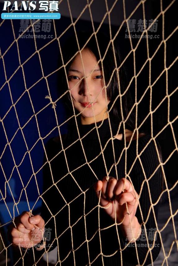 pans-小青 pans - 小青美脚合集:这些图片真是让人忍不住多看几眼,眼神不由自主地追随…