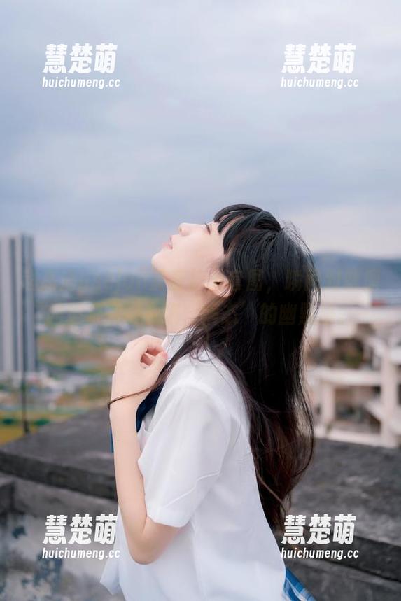 超高清usejan蓝蓝护士套图，瞬间对健康的追求变得充满‘病态’的幽默感。