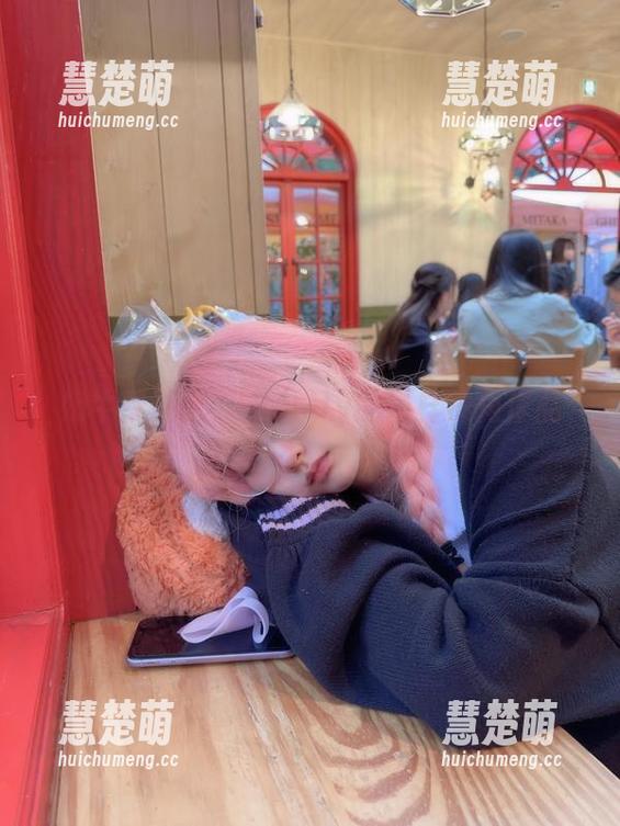 奶牛梦游记：Wendy的别样视角作品