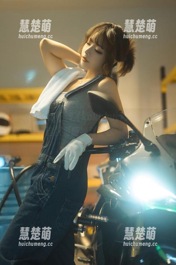 看，yuuhui玉汇(kokuhui)又化身蓝白条少女，这次更新绝对让你‘眼前一亮’！