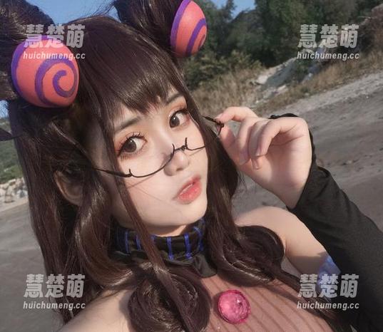 一笑芳香沁和她的泳衣美图：看完我想去海边了