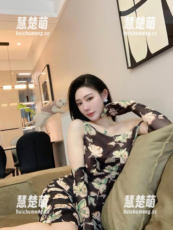 微密圈 - 快来看看不爱笑的赛琳的水手服，高清图片，你绝对忍不住想下载！
