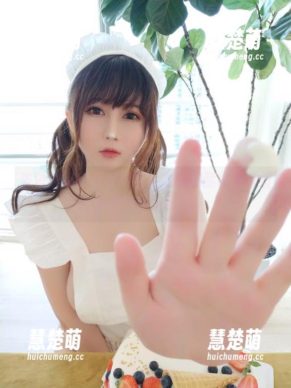 依依超级懒身穿旗袍，高清作品真是颜值与幽默的双重buff！