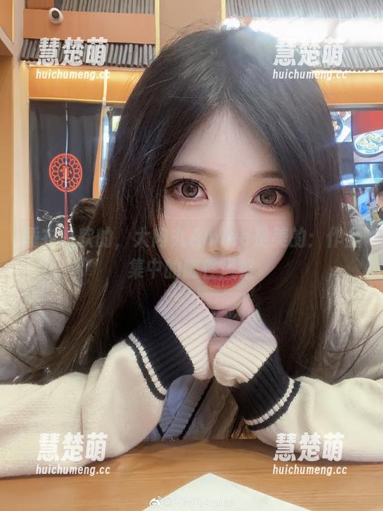 睡衣是软的，大肉丸Amiee是美的：作品集中的随性风格