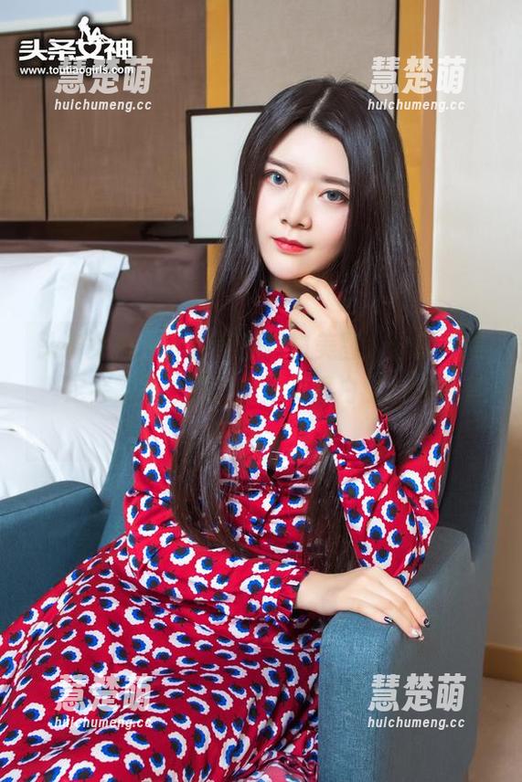 头条女神 - 李由美的黑白美图，分享完你一定会忍不住感叹：原来黑白也能这么有戏！