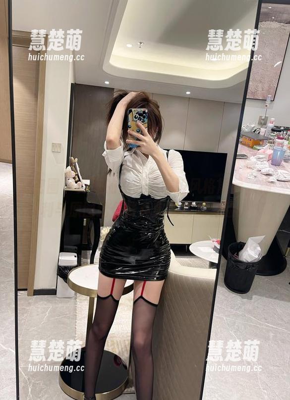 微密圈 - 奔跑的晶骡子校服风格展示，福利与原图给你最真实的校园体验！