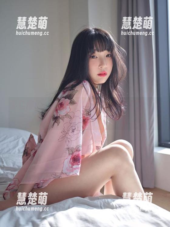 姜仁卿(강인경)的短裙日常，原图更新，仿佛让我看到了夏天的味道！