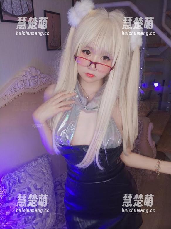 摇摇乐yoyo的校服图集：就是这么随意也能打动你！