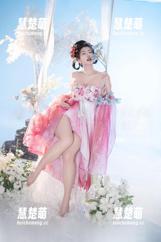 私房之中，星澜是澜澜叫澜妹呀与奶牛的幽默邂逅，图片真是个捣蛋鬼！