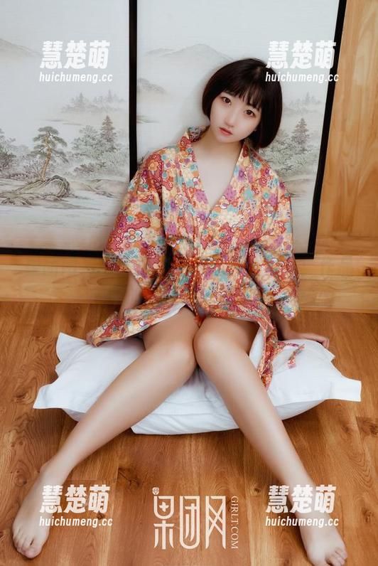 果团网-王语纯 果团网 - 当王语纯把裸足搬上镜头:作品中的那些微妙情感!