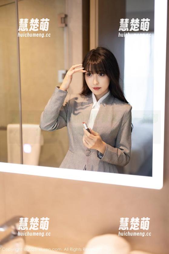 秀人网-利世 秀人网 - 图包里藏的利世妹妹:每一张都像在说‘来吧,靠近点’。