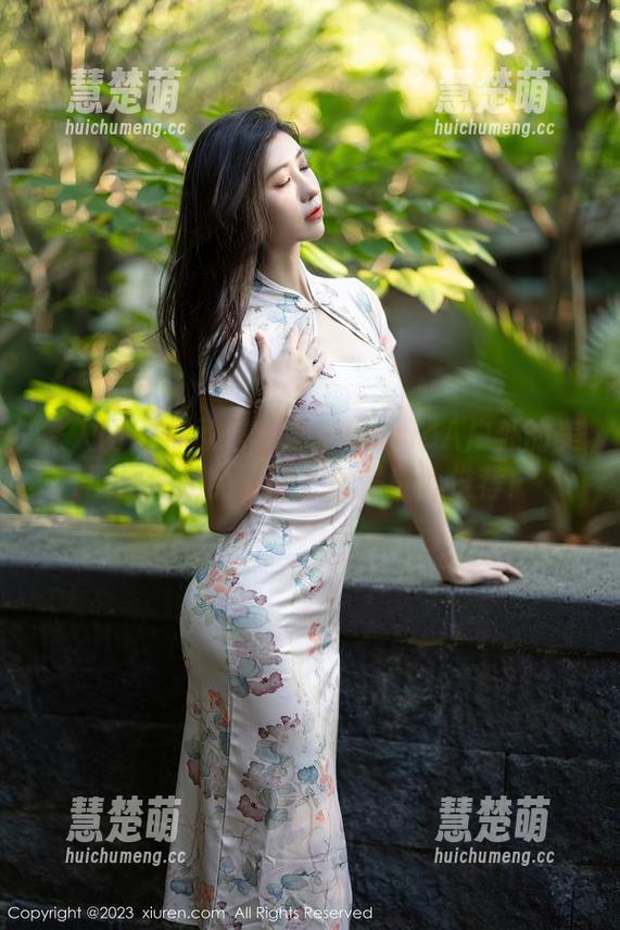 秀人网 - 你敢信？卓芷伊EricA户外的美图居然是免费的，真是良心推荐！