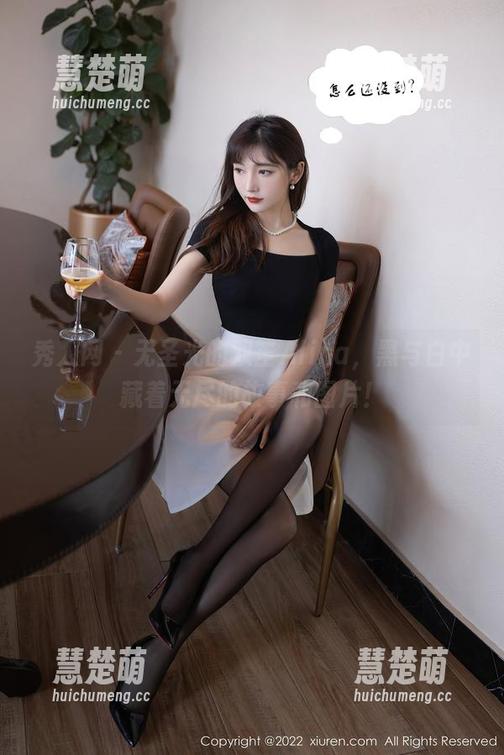 秀人网-双笙Alina 秀人网 - 无圣光的双笙Alina,黑与白中藏着无尽的故事和图片!