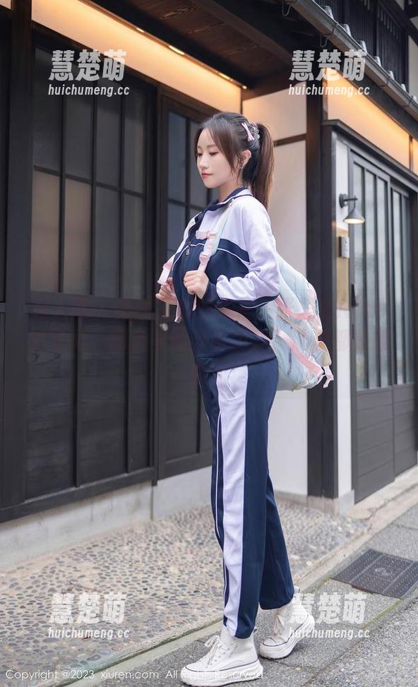秀人网-张思允Nice 秀人网 - 眼镜反射的光芒:张思允Nice的写真,网盘里的光影游戏,满满都是故事!