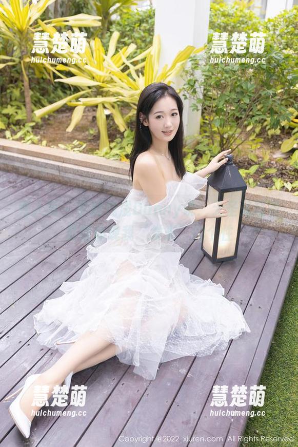 秀人网-浅浅Danny 秀人网 - 学妹浅浅Danny说:无圣光写真最能体现我‘发光’的个性