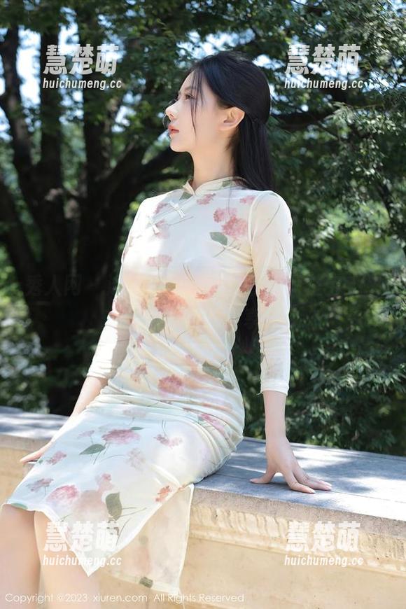 秀人网 - 泳装+糖果儿=夏日清凉法宝，快来围观她的分享！