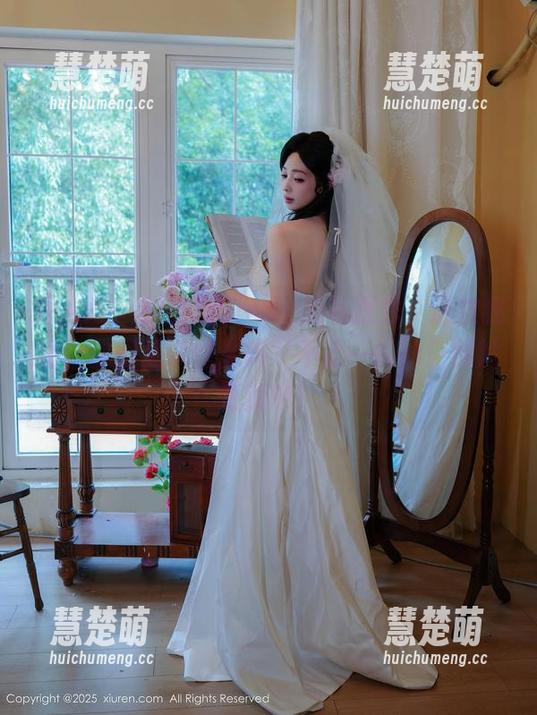 秀人网 - 颜浅浅Cindy的礼服秀：这次我要让你们见识什么叫‘不止一闪’！图片更新中！