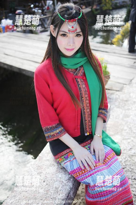 美媛馆 - 一起走进糯美子Mini无圣光旅拍的马尾少女世界，看看原图里的逗趣和美丽怎么也能共存！