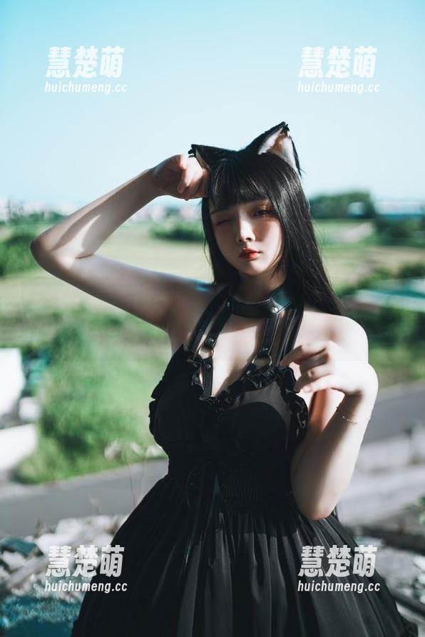 这些私房原图绝了，落落Raku的体操服和她的姿势，完美组合！