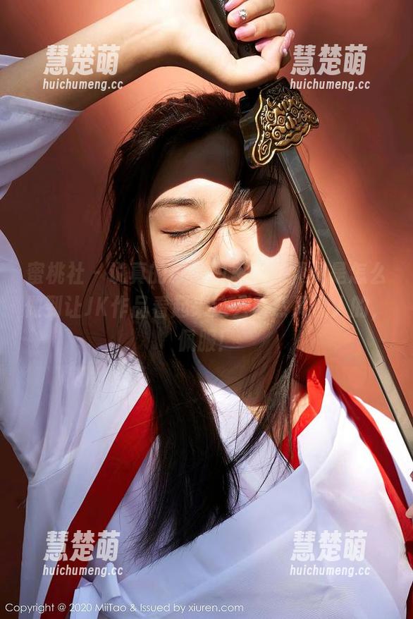 蜜桃社 - 说真的，原图里的韩贝贝是怎么做到让JK作品看起来这么自然又撩人的，佩服！