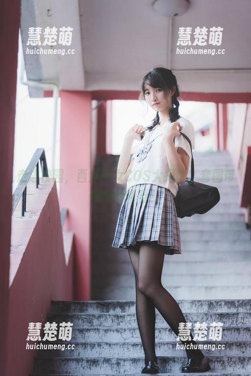 走进校园，西瓜少女COS大探险，套图带你玩转青春！