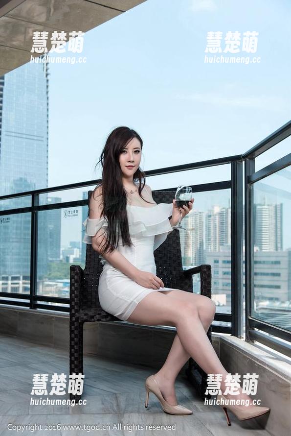 青豆客 - 可蕊娜的睡衣套图，让你的内衣也想要过来搭个话！