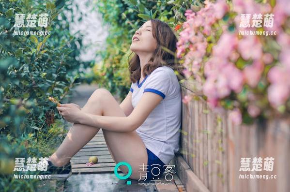 青豆客 - 宋梓诺Bee又来了！水手服套图更新，阳光洒在每一寸肌肤上