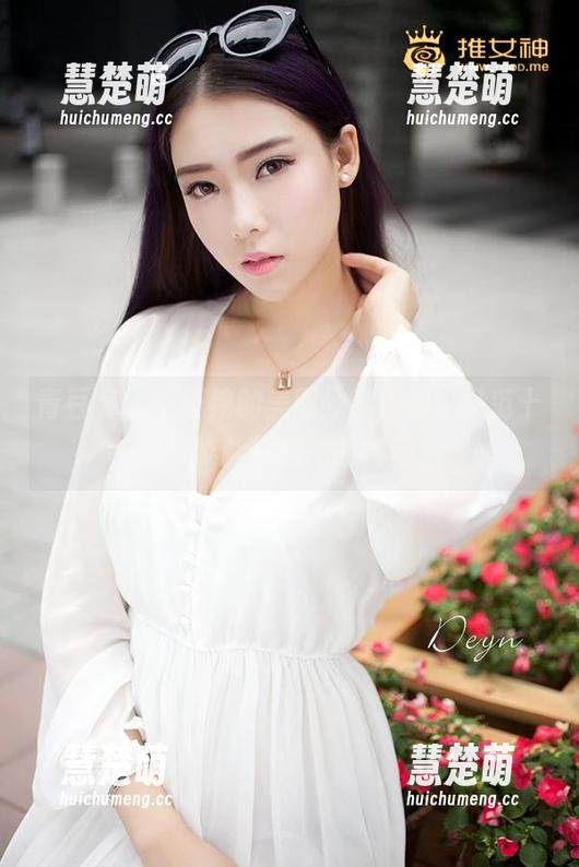 青豆客 - 王语纯的美图分享，御姐风范十足，谁能抵挡她的气场？