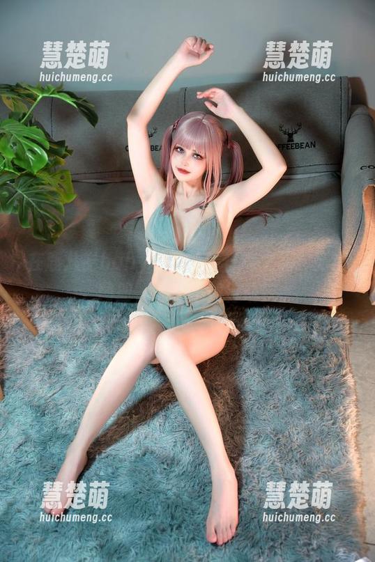 在鹿八岁baby和她的牛仔裤之间：高清图册，心动不如行动！